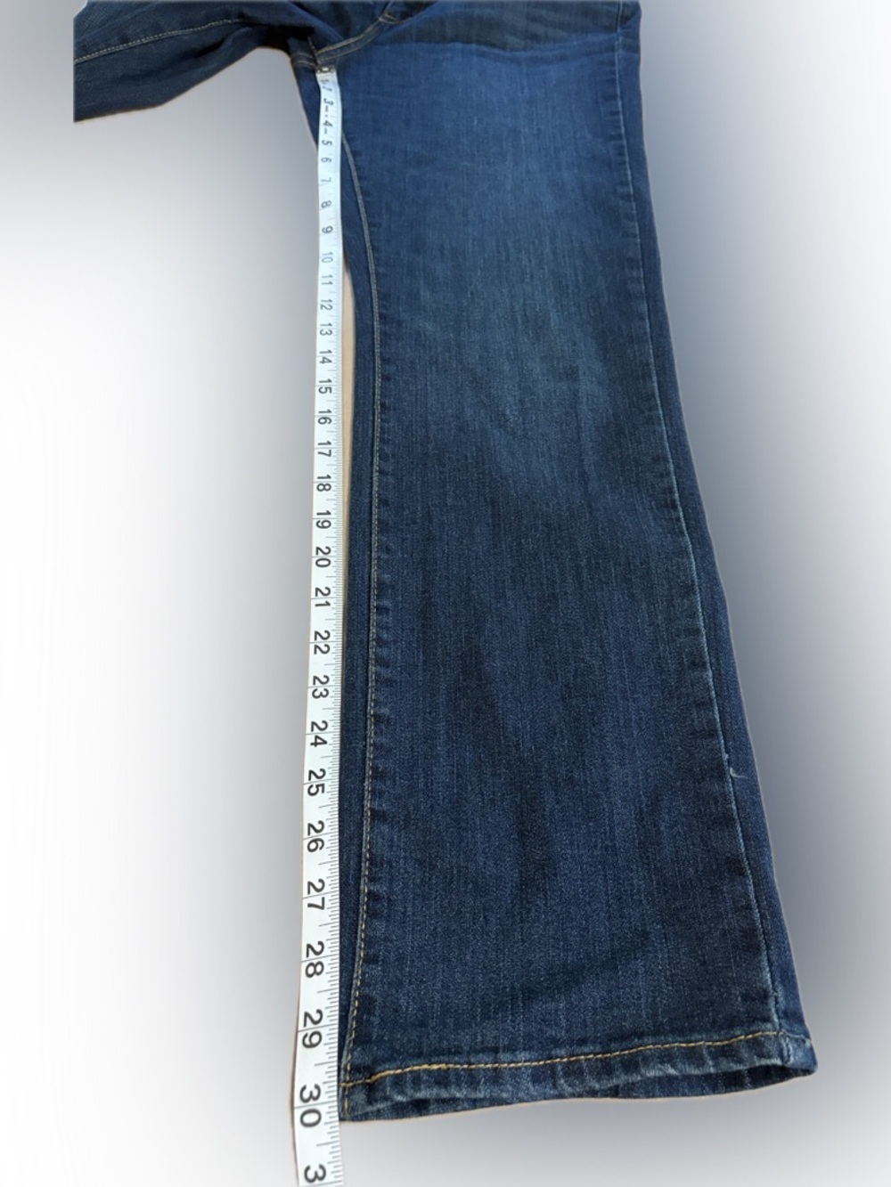Levi Strauss Signature Women's Medium Dark Blue Midrise Jeans - Picture 5 of 9